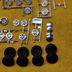 Junkyard Find 1/25 Assorted Tire and Hubcap Lot