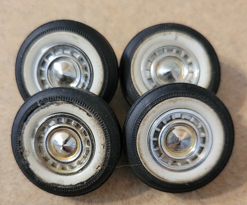 Vintage BUILDER PARTS! 60s Custom Car Wheel Covers and Tires – Unknown Issue