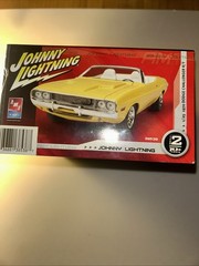 AMT Ertl Johnny Lighting 1970 Dodge Challenger 1:25 Scaled Sealed