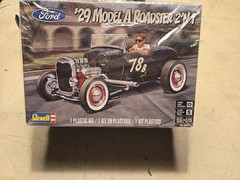 Revell 1929 Ford Model A Roadster 2’N1 Plastic Model Kit 85-4463 Level 5