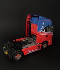Italeri 3963 1/24 Scale Model Tractor Truck Kit Iveco Stralis S-Way
