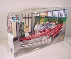 Trumpeter 1960 Pontiac Bonneville Sports Coupe Car Model Kit 1:25 Open Box