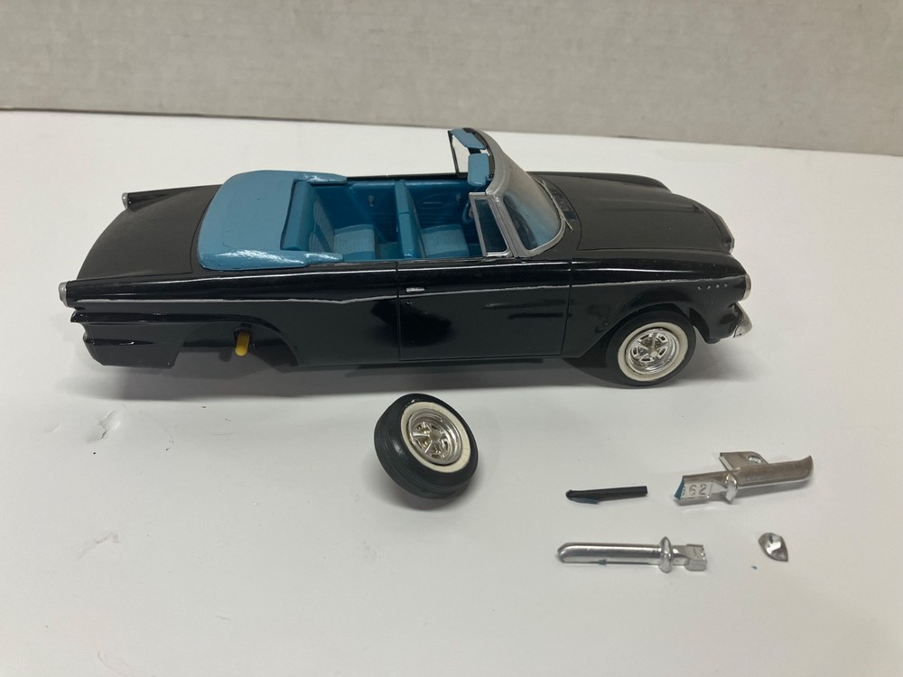 VINTAGE JOHAN 1/25 SCALE JUNKYARD 1962 STUDEBAKER LARK BUILT MODEL KIT