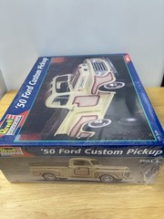 Revell Monogram ‘50 Ford Custom Pickup Model Kit 85-2494 1/25 Factory Sealed