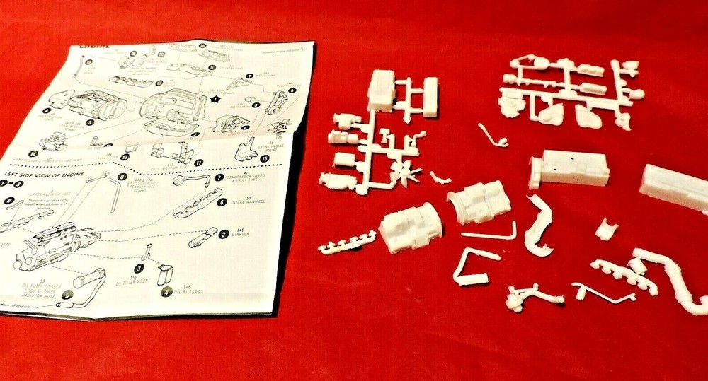 AMT Mack R685ST Maxidyne 6 Cyl Turbo Diesel Engine 1/25