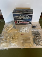 AMT ’65 Ford Galaxie 500XL Racing Car 3-in-1 Model Kit Open Box Missing Decals