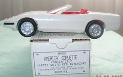 1992 AMT/ERTL CORVETTE CONV “AMERICA CUP” ARCTIC WHITE W RED INTERIOR PROMO NIB