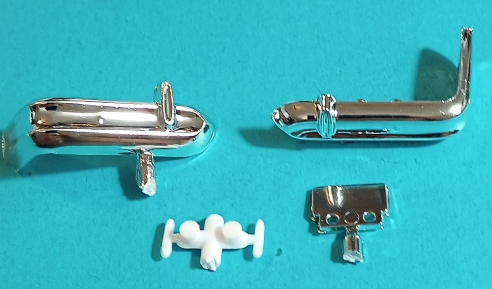 🔥58 EDSEL PACER FRONT BUMPERS N RUB STRIPS – AMT 1087M – MODEL KIT PARTS LOT🔥