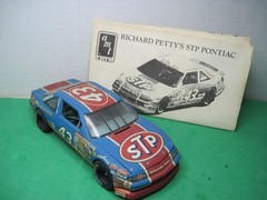 AMT Ertl 6728 1/25 Richard Petty’s #43 STP Pontiac Grand Prix Built up Nicely