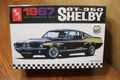 AMT 1967 SHELBY GT-350 1/25 SCALE MODEL KIT (molded in white)