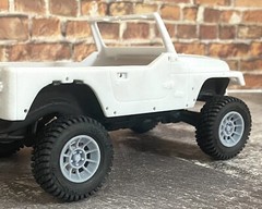 1/24 Scale: 18-Inch “Off-road Vector” Wheels W/ Mud Tires; Jeep, Resin 1/25