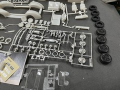 AMT 1940 Ford Sedan Delivery 1/25 KIT McM Vintage Bagged kit