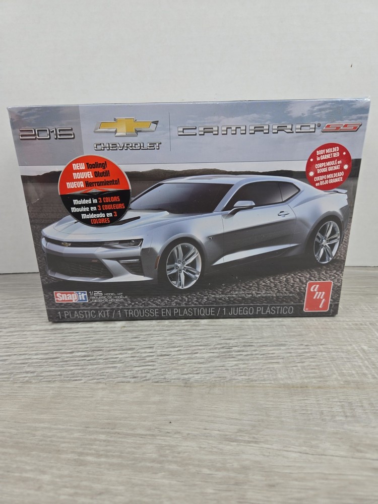 AMT SNAP-IT 2015 CHEVROLET CAMARO SS 1/25 SCALE MODEL KIT #982