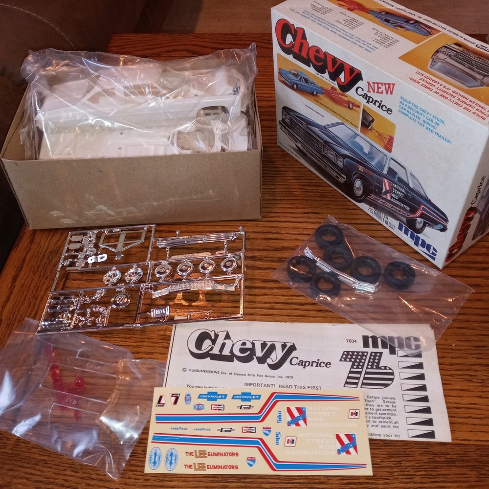VINTAGE 1976 Chevy Caprice NIOB MODEL KIT – ANNUAL MPC 1-7604