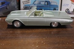 AMT 1962 Ford Thunderbird Roadster Friction Promo Silver Moss 1/25