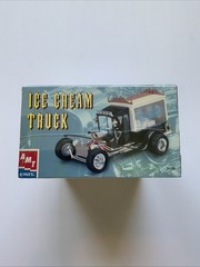 AMT Ertl 1:25 Ice Cream Truck #31739 Sealed Box 2002