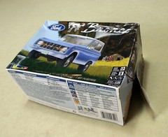 Revell Ford Bronco early body 1/25 plastic model car truck kit 85-4320 SEALED