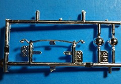 32 FORD SPEEDWAGON CUSTOM HEADLIGHTS – REVELL 7606 – MODEL CAR KIT PARTS LOT