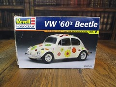 Custom Built REVELL MONOGRAM VW ‘60s VOLKSWAGEN BEETLE 1:25 Model Car #85-7143
