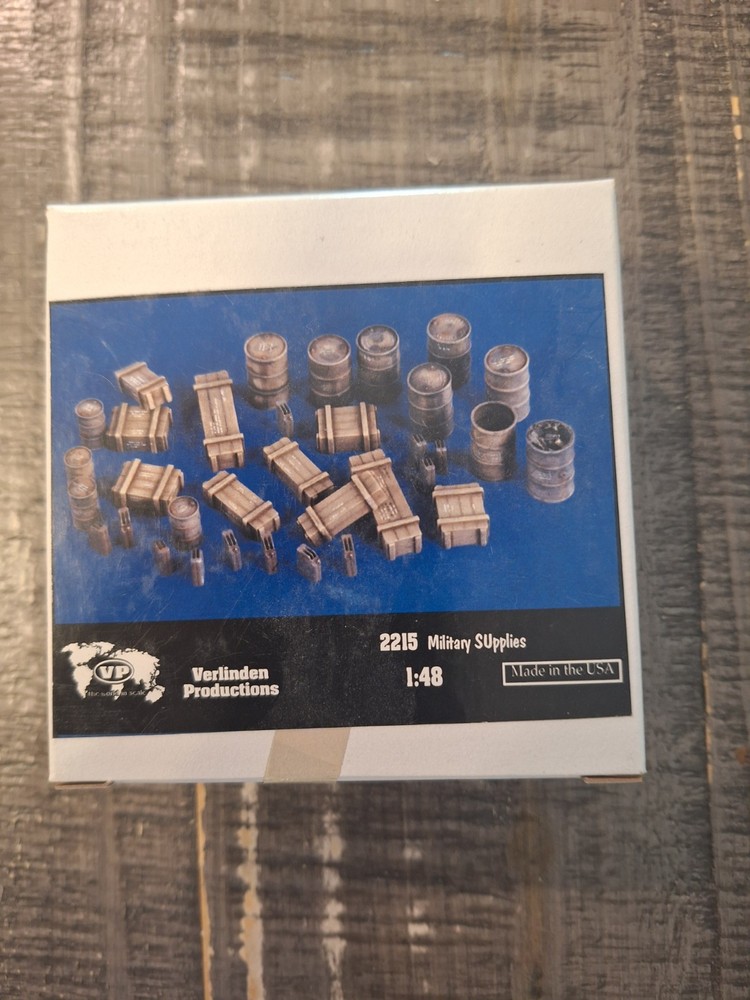 Verlinden 1/48 German Military Supplies WWII (Jerrycans, Drums, Crates) 2215