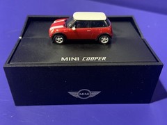 MINI Cooper Collectible 1:87 Scale Clamshell Case – Made In Germany **NEW**