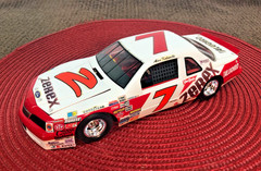 MONOGRAM 1/24 ZEREX AK ’87 T-BIRD STOCK CAR FACTORY BUILT BOX ART DISPLAY MODEL