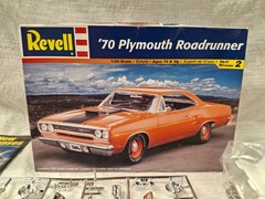 Revell 1970 Plymouth Roadrunner 1:24 Scale Plastic Model Kit – White 852980 NOB