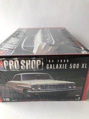 AMT Ertl Pro Shop ’64 Ford Galaxie 500 XL 1:25 Scale Model Kit NIB