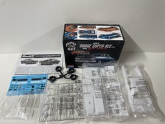 Monogram 1969 Dodge Super Bee 440 6 Pack 2in1 1/24 Plastic Model 85-4505 NOS