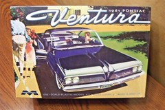 MOEBIUS MODELS 1961 PONTIAC VENTURA 1/25 SCALE MODEL KIT