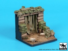 Black Dog 1/35 Bunker Entrance Section w/Sandbags Vietnam Base (70x70mm) D35119