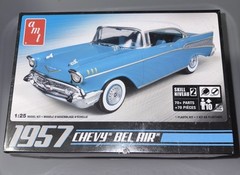 AMT 1957 Chevy Bel Air Model Car Scale 1:25 – Blue/White