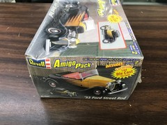 Revell Amigo Pack ’32 Ford Street Rod 1:24 Model Kit w 1:64 Die Cast NEW 2001