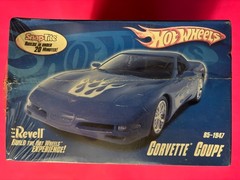 HOT WHEELS 2007 CHEVY CORVETTE COUPE MODEL KIT REVELL SNAPTITE 1/25 SCALE NEW!!!