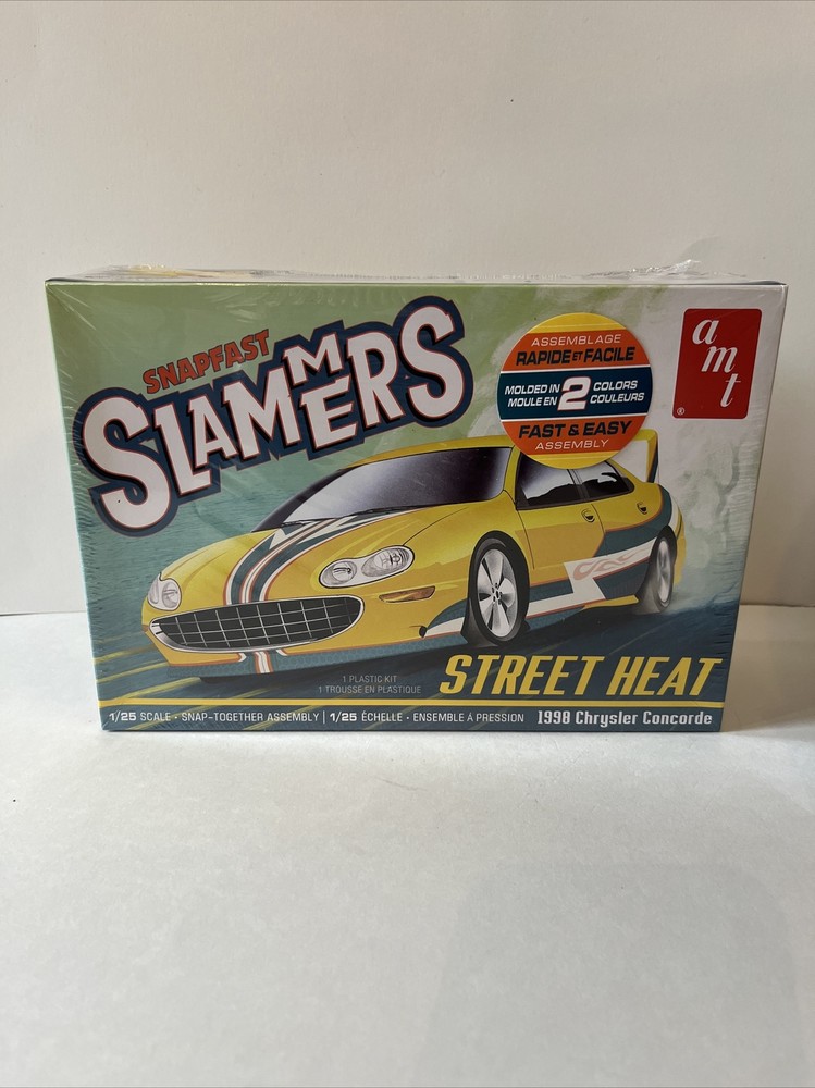 AMT Street Heat 1998 Chrysler Concorde Slammers SNAP 1:25 Scale Model Kit