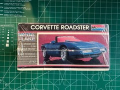 Monogram Metal Flake Corvette Roadster Model Kit # 2742 Factory Sealed Box