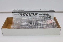 Polar Lights BATMAN the BATCYCLE Plastic Model Kit 2003 #6902 – NEW UNUSED – –