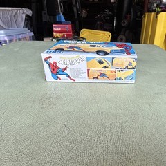 MPC Spider-Man Spider-Van Snap-Together Yellow 1:32 Model Kit 1-3205