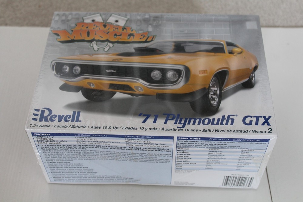 Revell Muscle ’71 Plymouth GTX 1:24 scale Model Kit Brand New Sealed
