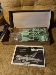 Revell Lincoln Futura Model Kit #1270 – Unbuilt Complete w/ Instructions – 1995