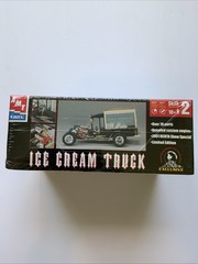 AMT Ertl 1:25 Ice Cream Truck #31739 Sealed Box 2002