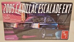 AMT 2005 Cadillac Escalade EXT Kit # AMT1317/12 Factory Sealed 1:25