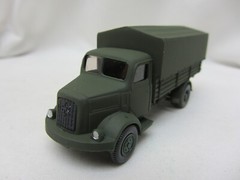 Wiking HO Scale #696 German Army Henschel HS 100 Cargo Truck