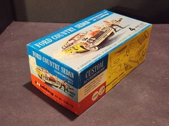 Hubley 1960 Ford Country Sedan 1/24 Scale Nicely Built Kit with Box – Aqua