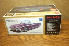 AMT ’62 FORD THUNDERBIRD MODEL KIT #682 1/25 SCALE