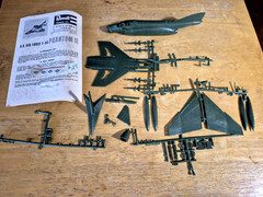 VINTAGE 1970 REVELL Model F-4C PHANTOM II Kit #H-229