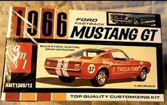 amt 1305 1/25 1966 Ford Mustang Fastback Model Car Kit