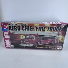 AMERICAN LAFRANCE AERO CHIEF FIRE TRUCK MODEL KIT 1/25 SCALE AMT ERTL NEW SEALED