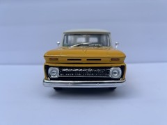 Revell 1966 Chevy Suburban 1:25 Scale (Built Model)