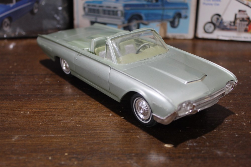 AMT 1962 Ford Thunderbird Roadster Friction Promo Silver Moss 1/25